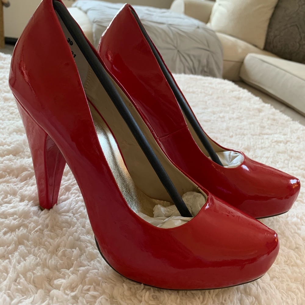 💃BOGO FREE Red Pumps High Heels New in Package - Picture 2 of 8